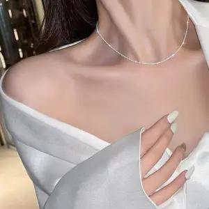 [콩심팥심]스파클링 목걸이 화이트 포인트 여성 선물