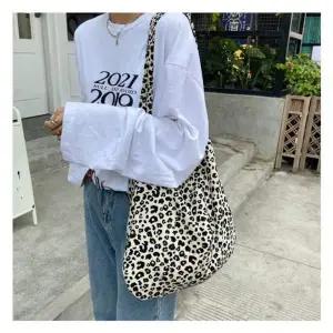 레오파드 크로스 숄더백 레오파드에코백 여성숄더백 남자숄더백