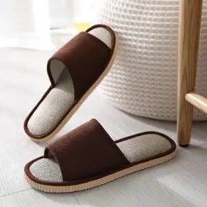 남성용 브라운 슬리퍼 편안한 착용감 실내화