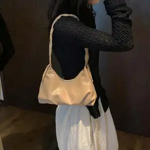 [라일리] Rly 여성숄더백 직장인백팩 바구니 대학생가방 패션 학