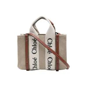 MUST IT_26SS 우디 미니 화이트 브라운 토트백 CHC22AP237I2690U