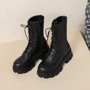 [라일리] Rly 워커 부티 로우힐 첼시 봄구두 힐 발목구두 봄