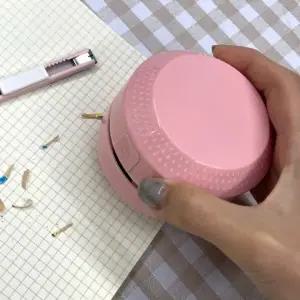 ( )책상 지우개 똥가루 청소기 핑크