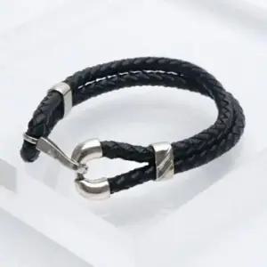 엣지있는 남성 액세서리 남자 팔찌 은장식 소가죽 패