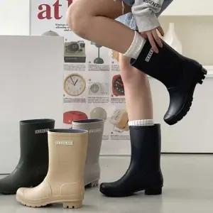 여성여름부츠 사이드 레터링 포인트 여성용 미들 레인부츠