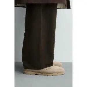 ZARA 캐주얼 레더 로퍼 - 크림 화이트