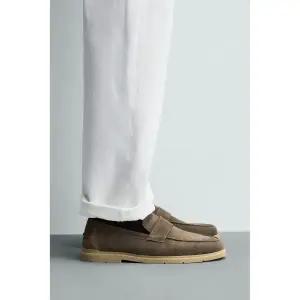 ZARA 캐주얼 레더 로퍼 - 토프 그레이