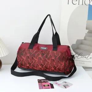 올요아 여자 키작녀 토트백 대용량 카무플라주 트래블백 커플 캐리어 여행가방 스포츠백 꾹5