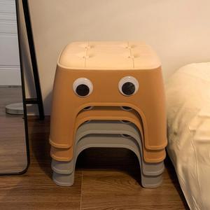 두꺼운 플라스틱 소형 의자 있는 테이블 쌓을 거실 욕실 벤치 그물 유명인 목욕 커피 신발 변경 작은 가정용