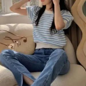 [옷자락]여성 폴리에스터 라운드넥 벌룬 소매 크롭 스트라이프 니트