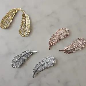 [옷자락]여성 깃털 큐빅 실버침 세련된 일상 포인트 귀걸이