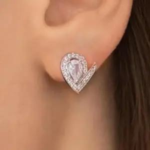 [옷자락]여성 일상 클래식 물방울 큐빅 실버침 스터드 귀걸이