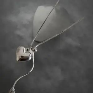 [옷자락]여성 실루엣 하트 조절 가능 스네이크 체인 목걸이