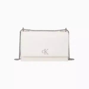 calvinkleinjeans [CK ACC] 여성 CKJ 미니멀 모노그램 스몰 체인 플랩 크로스바디 DH2806 67U 6275