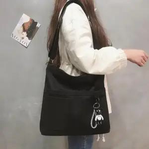 [옷자락]여자 캐주얼 데일리룩 휘뚜루마뚜루 캔버스 숄더 토트백