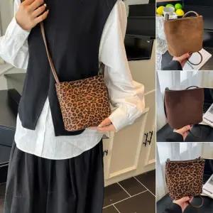 [옷자락]여자 스웨이드 데일리 미니 크로스백