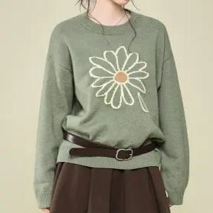 [패션시그널]빅플라워패턴 라운드넥 니트 DCBF30