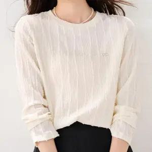 [패션시그널]유니크 줄지라인 라운드넥 티셔츠 F57404