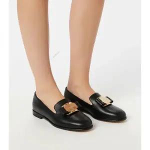 페라가모 26SS 뉴바라 플레이트 로퍼 (01H522 779200)