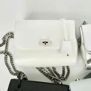 가죽 체인끈 핸드백 크로스 숄더백 가방 백아이보리