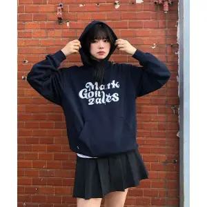 마크곤잘레스 MARK GONZALES MG 아플리케 스웨트 후디 NAVY 1716244