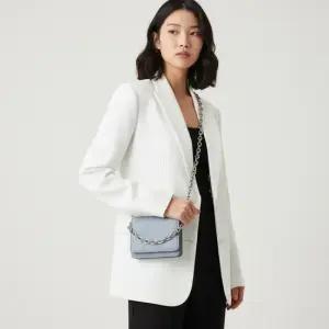 메종 마르지엘라 여성 스티치 체인 지갑 SA3UI0009 P4455 T6172