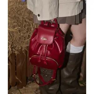 코드그라피 CGP FAUX 레더 미니 백팩_다크 레드 CBEWWBP020DD 354781