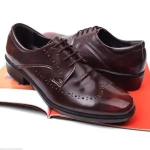 가을구두 모던한 남자 윙팁 더비 구두 회사원 신사화