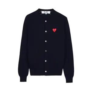 [롯데백화점]꼼데가르송 FW25 공용 레드하트 와펜 가디건 AX N007 051 NAVY