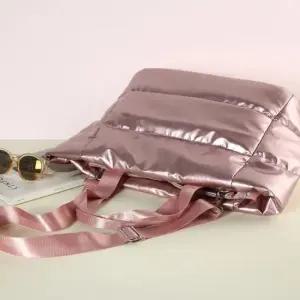 비알 306 여성 패딩 빅숄더백