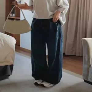 3217 그레이시 슬럽 절개 와이드핏 데님 (one color) 히든밴딩