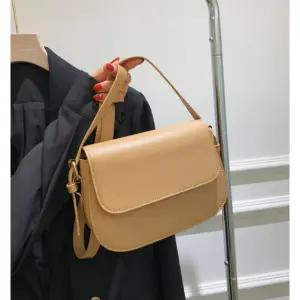 [비투비월드]더블 투웨이 크로스백(카멜)