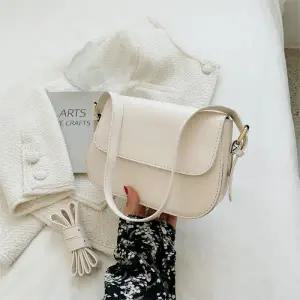 [비투비월드]더블 투웨이 크로스백(아이보리) 숄더백