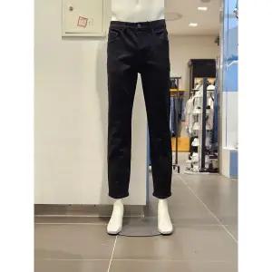 [클라이드앤](김해점)[클라이드 frank stone] 밴딩 테이퍼트 블랙 데님팬츠 FOIDP341M