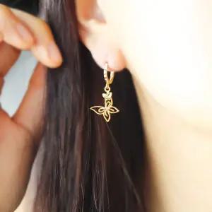 [가앤] 24k순금 딸랑 나비 원터치 귀걸이