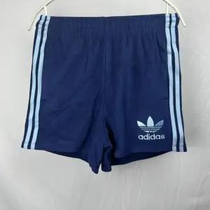 국내매장 아디다스 반바지 테리쇼츠 다크블루