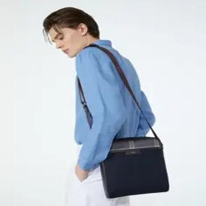 헤지스 액세서리 남성 24FW [스테디셀러] 브라운 체크 소가죽 배색 나일론 크로스백 WUBA4F030W3