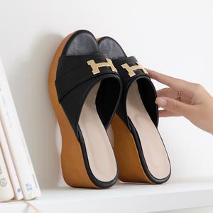 프로니 통굽 웨지힐 뮬 슬리퍼 7.5cm