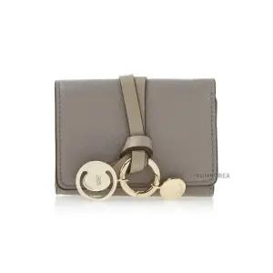 [라벨루쏘]  SS25 여성 알파벳 코인 반지갑 CHC21WP946F57 053