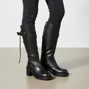 [모스키노] 더블스트랩 레더 롱부츠 149777669