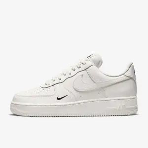 나이키 우먼스 에어포스 1 07 에센셜 HF1058-133