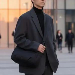 [헤지스](광주신세계)[아이코닉 라이트] 냉감 나일론 크로스백 HJBA6E510BK