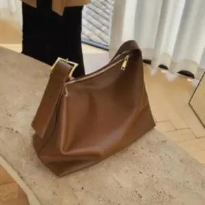 [옷자락]여성 소프트 가죽 대형 호보 숄더 크로스백