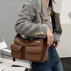 [옷자락]여자 투포켓 카고 지퍼 호보백 데일리 가죽 숄더백