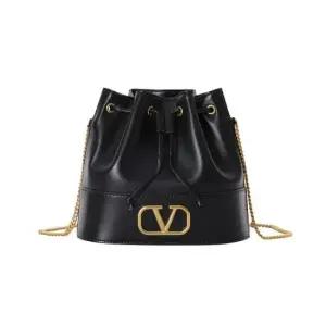 MUST IT_ 가방 8W2P0T83 HPF 0NO 가라바니 V로고 미니 체인 버킷 여성숄더백