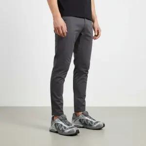 26SS 어드밴스드 XT-위스퍼 캐슬락 풋웨어 실버 공용 스니커즈 L49219300