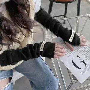 베이직암워머 여성 베이직 니트 암 워머 겨울 방한 팔토시 손토시