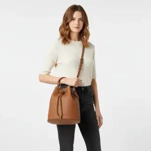 여성 스몰 그레이니 레더 TB 버킷 8055692 LL SM DRAWSTRING BUCKET LGL B1860