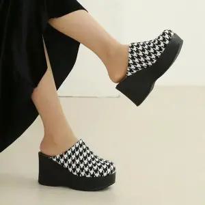 [옷자락]여자 데일리 하운드투스 통굽 웨지 뮬 슈즈