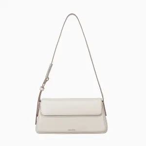 캘빈클라인 진 [CK ACC] 여성 벨티드 스몰 숄더 백 4K3110G WGY - 아이보리 107669